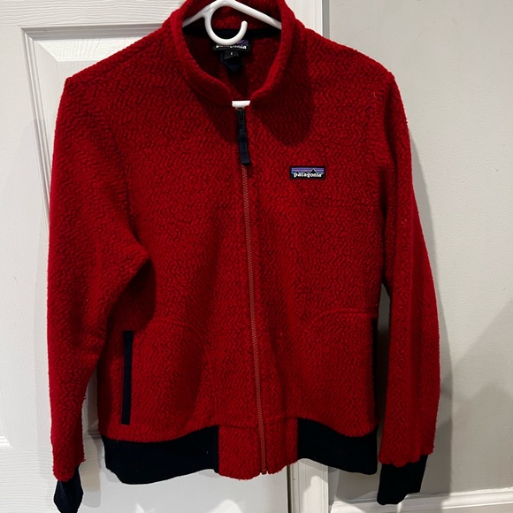 Patagonia Woolyvester Fleece Jacket red/navy zip up.  Women’s small. - Picture 2 of 6